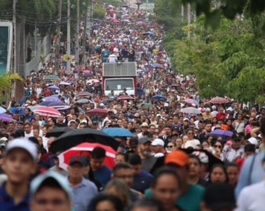 Multidão na 24ª edição da Caminhada Penitencial em Campina Grande