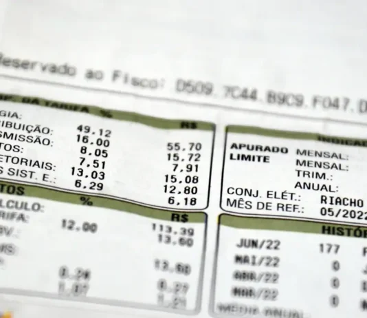 Governo vai propor isenção de energia para até 60 milhões de pessoas. Projeto de lei será encaminhado ao Congresso, disse ministro