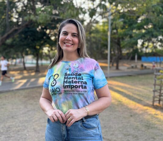 Carol Gomes participa da abertura da Campanha Maio Furta-Cor que aborda a conscientização sobre saúde mental materna