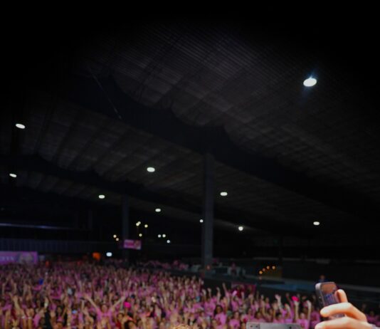 Prefeitura de Campina Grande realiza Festa das Mães com emoção, homenagens e participação de milhares de mulheres