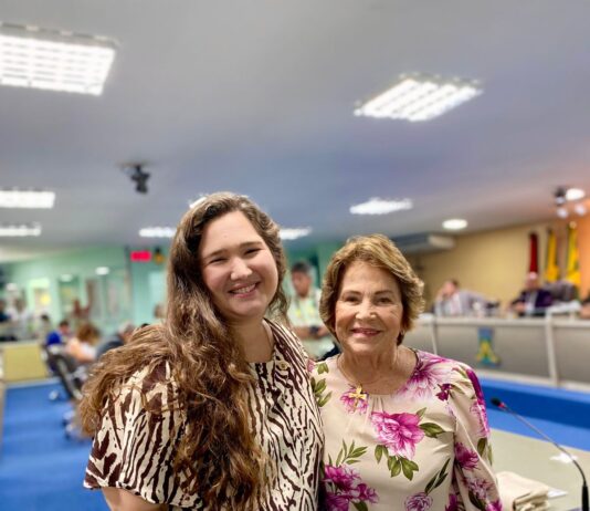 Vereadora Pâmela Vital participa de sessão especial em alusão ao Dia das Mães