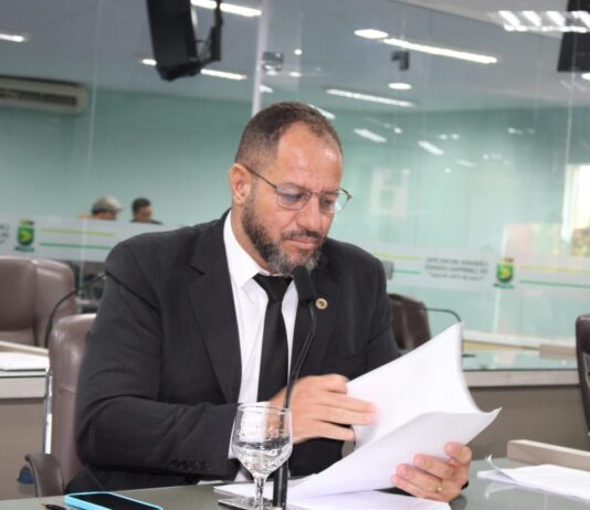 Vereador Wellington Cobra propõe autorização para motoristas por aplicativo trafegarem em faixas exclusivas de ônibus em Campina Grande.