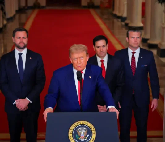 Trump anuncia ataque a três usinas nucleares do Irã. Presidente dos EUA usou redes sociais para divulgar ação