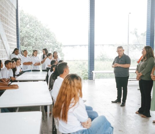 Ao lado da Gerente da 3º Regional de Educação da Paraíba, Cleide Rodrigues, o Vereador Pimentel Filho, visitou as escolas Isabel Rodrigues e Monsenhor Sales no Distrito de Galante