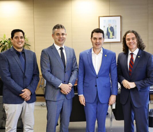 Veneziano acompanha prefeito de Cabedelo em audiência no Ministério das Cidades para tratar de obras de drenagem