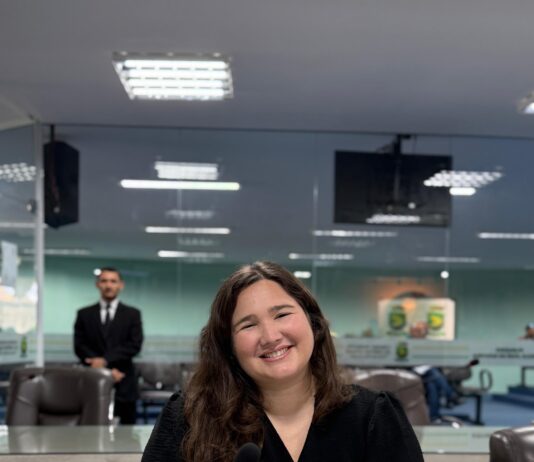 Vereadora Pâmela Vital celebra mandato com 20 projetos aprovados na Câmara Municipal em sessão da última terça-feira (11)