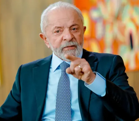 Brasil não aceitará nada que lhe seja imposto, diz Lula à TV americana. Presidente defende negociação com os Estados Unidos