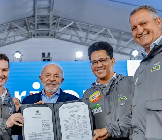 Lula diz que Bolsonaro agiu como o traidor de Tiradentes. Presidente citou Inconfidência Mineira para criticar conluio com Trump