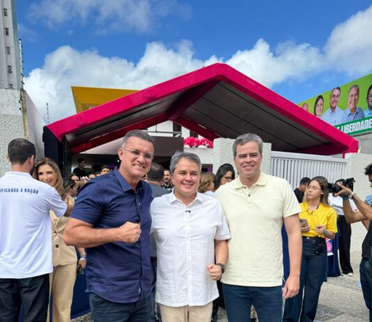 Deputado Sargento Neto recepciona senador Efraim Filho na sede do PL