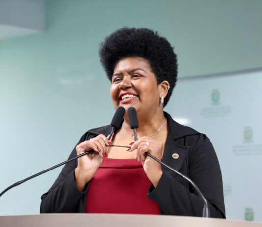 Jô Oliveira cobra presença do secretário de Saúde e denuncia descaso da gestão com o Hospital Antônio Targino