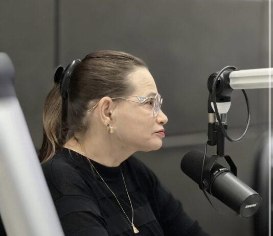 Vereadora Ivonete Ludgério homenageia equipe responsável por aplicativo inovador na odontologia