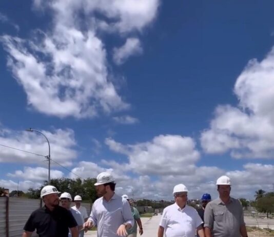 Agenda intensa: Prefeito Bruno inicia semana vistoriando obras do Parque Linear no Severino Cabral, em Campina