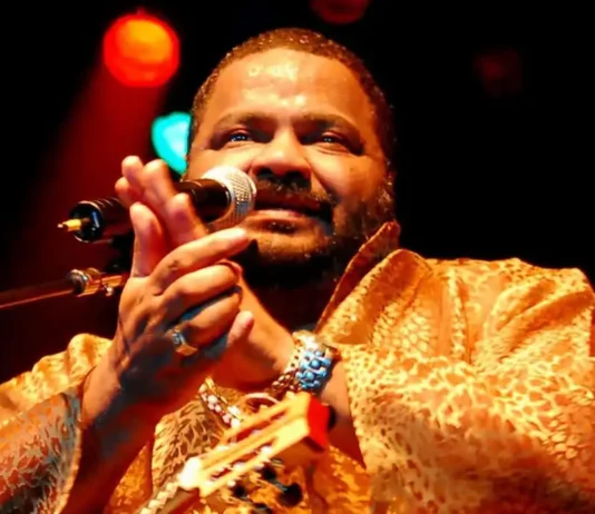 Aos 66 anos, morre ícone do samba Arlindo Cruz. Sambista estava com a saúde frágil desde 2017, quando sofreu um AVC