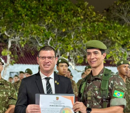 Vereador Dinho Papa-léguas recebe título de Amigo do Batalhão em Campina Grande.