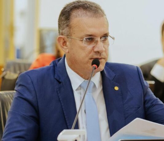 Sargento Neto solicita ao governo criação de programa estadual de apoio técnico em saneamento e segurança hídrica