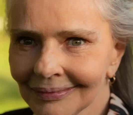 Cantora e compositora Angela Ro Ro morre aos 75 anos no Rio. Arstista estava hospitalizada desde junho com infecção pulmonar