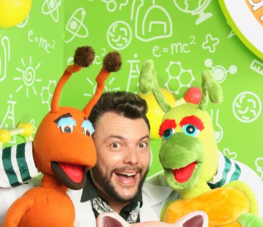 Peça gratuita “Divertimento com Investimentos” para crianças chega a Itatuba e João Pessoa (PB)