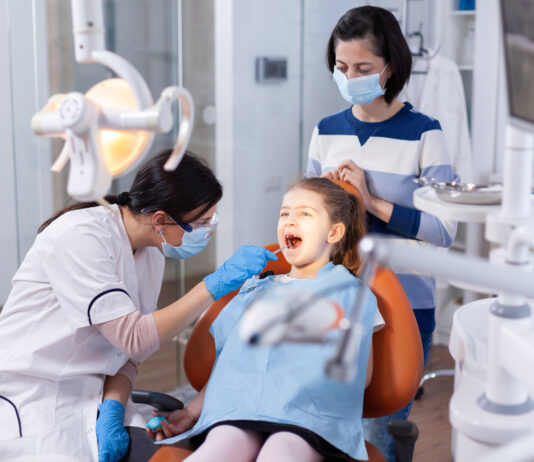 Saiba a importância de cuidar da saúde bucal das crianças