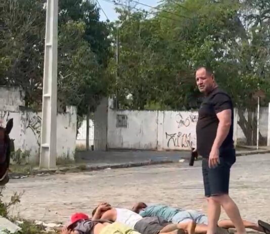 Vereador Sargento Wellington Cobra detém três homens que haviam cometido furto no bairro das Malvinas