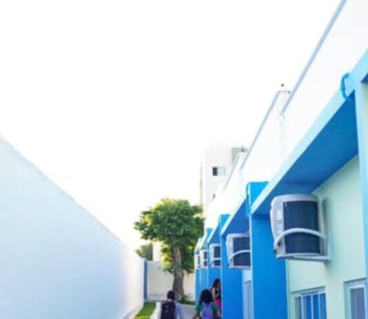 Bruno abre mês de aniversário de Campina com entrega simbólica da nova Escola Presidente Kennedy