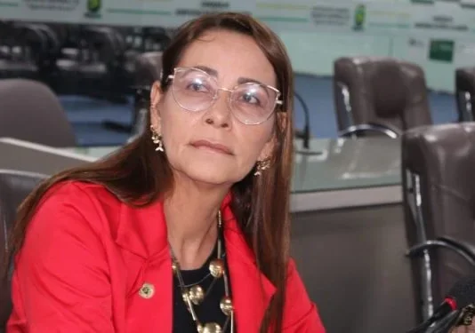 Projeto de Aninha Cardoso estabelece uso de linguagem simples nos órgãos públicos de Campina Grande