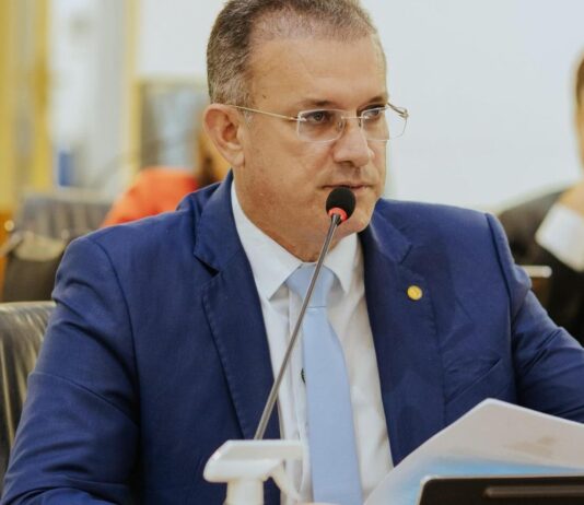 A desvalorização do servidor público é uma marca do governo João Azevêdo, afirma Sargento Neto