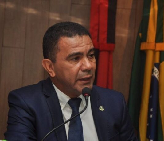 Projeto de Luciano Breno cria programa “Empresa Amiga da Escola” em Campina Grande