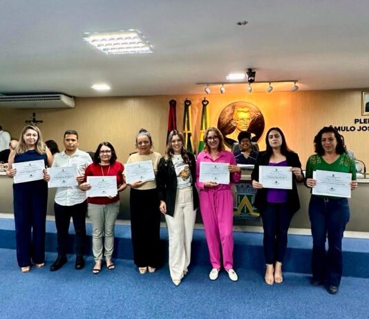 Waléria Assunção promove audiência sobre Hospital Veterinário e homenageia defensores da causa animal