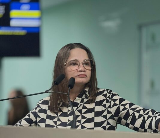 Lei de autoria da vereadora Ivonete Ludgério obriga retirada de fios soltos e inativos em Campina Gra