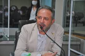 Vereador Anderson Pila formalizará denúncia no Ministério da Saúde sobre atraso nos pagamentos de servidores da saúde de Campina Grande