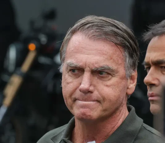 Bolsonaro é preso pela Polícia Federal em Brasília. Em decisão, Moraes diz que o ex-presidente tentou violar tornozeleira