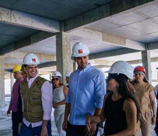 Lucas Ribeiro acompanha obras do Hospital da Mulher de Campina Grande e destaca avanço da construção