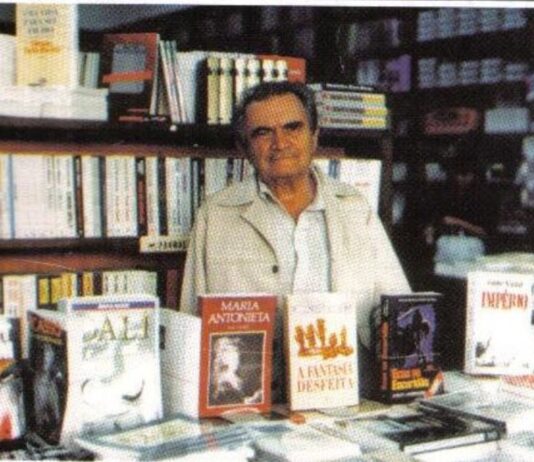 Câmara aprova projeto de Olimpio que homenageia o livreiro José Cavalcanti Pedrosa