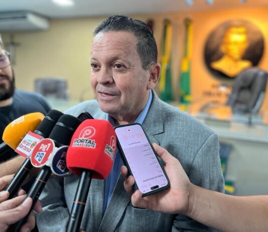 Câmara aprova emenda de Olimpio que garante recursos para quitar atrasos de subvenções sociais