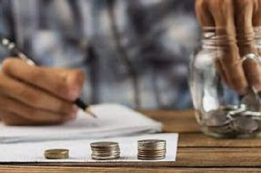 Com a segunda parcela do 13º a caminho, especialista orienta sobre como planejar a renda extra