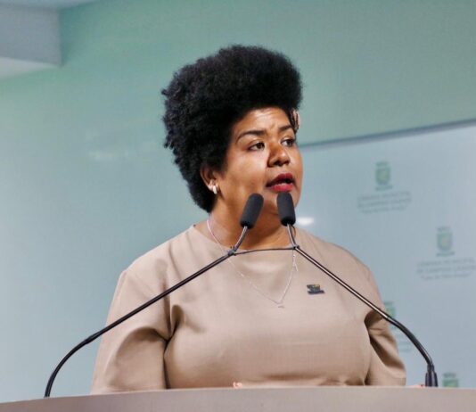 Jô Oliveira denuncia atraso no pagamento de aposentados de Campina Grande