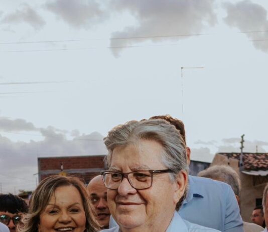 João Azevêdo apresenta nesta segunda-feira revista com ações e conquistas do governo em 2025