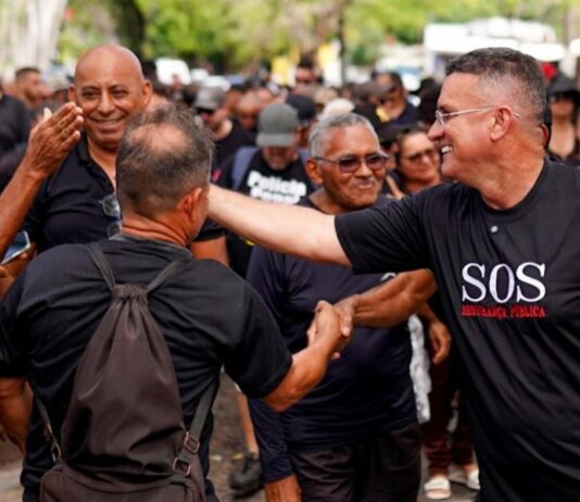 “Estou deputado, mas acima de tudo sou policial”, ressalta Sargento Neto em defesa das forças de segurança