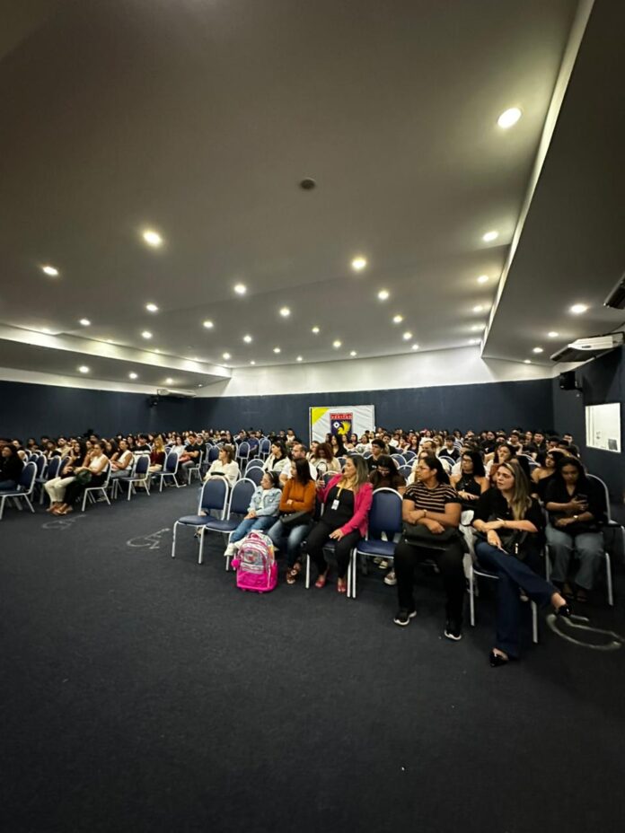 3- Publico presente na recepção para o novo semestre (1)
