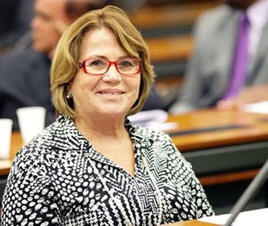 O Senado Federal realizará, amanhã, 24 de fevereiro, às 10h a entrega da Comenda Ceci Cunha a oito mulheres que se destacaram na política brasileira.