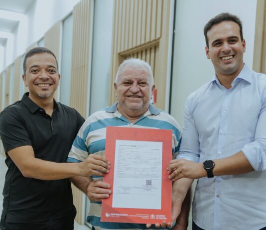 Lucas Ribeiro assina contratos do Empreender PB e faz balanço do programa em Campina Grande