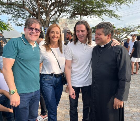 Durante Missa, Reitor do Santuário Padre Ibiapina agradece a Veneziano recursos já destinados para a reestruturação do local