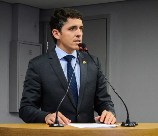 Tovar volta a cobrar implantação de Escola Estadual no Aluízio Campos, em Campina Grande