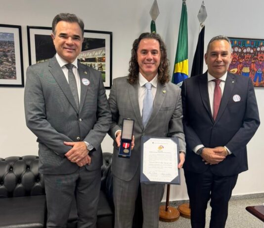 Ministro da Saúde Alexandre Padilha elogia postura de Veneziano na condução do Orçamento da Saúde para o Brasil em 2026