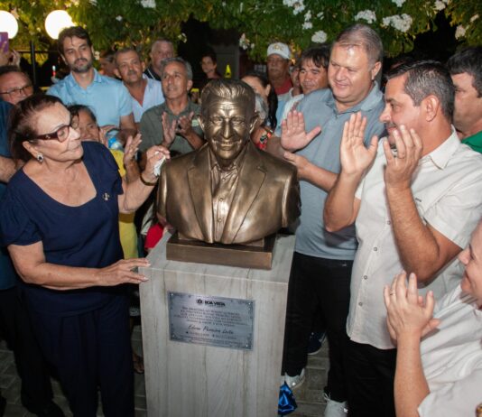 Em cerimônia prestigiada, busto de Edvan Leite é inaugurado em Boa Vista