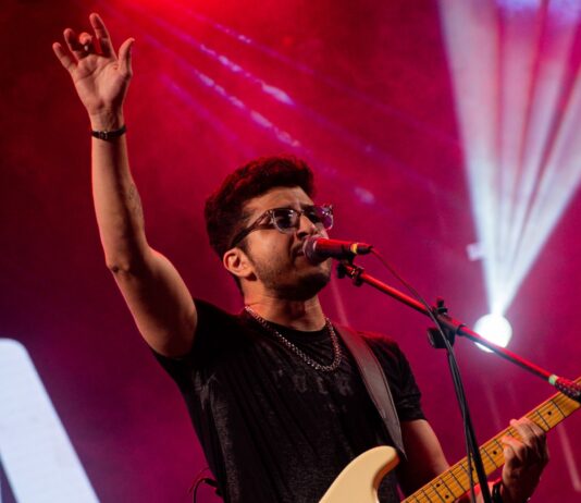 Lostalgia leva o melhor da música retrô ao Projeto Seis e Meia em show inédito no Teatro Paulo Pontes