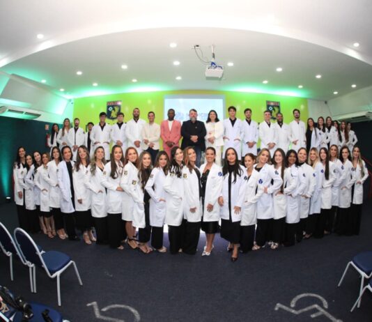 UNINASSAU realiza cerimônia do jaleco de Medicina