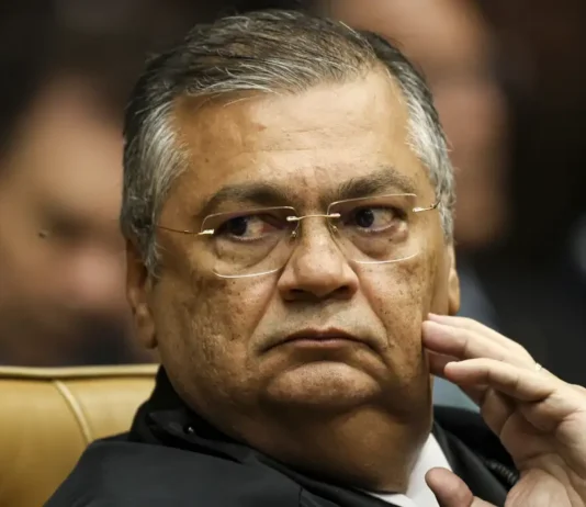 Dino acaba com a aposentadoria compulsória como punição a juízes. Decisão é monocrática e deverá ainda ser analisada pelo próprio STF