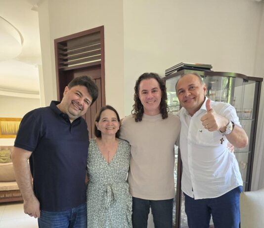 Manoel e Ivonete Ludgério selam apoio a reeleição de Veneziano ao Senado