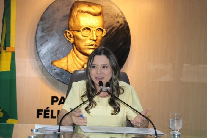 fcfc1597-2e37-4bbd-b8f9-ee76060231b0